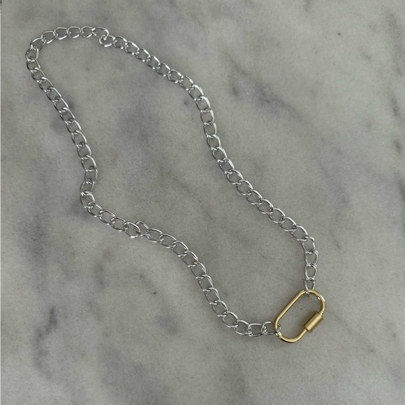 COPY - Silver Gold Carabiner Clasp Chain Link Necklace
Brand New - Picture 2 of 3